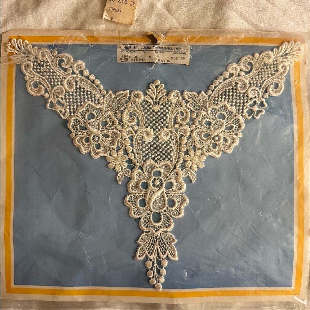 Vintage Rayon Lace Appliqué Y-Neck in Cream